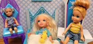 Go to bed ! Elsa & Anna toddlers bedtime breakfast morning routine Barbie dolls img